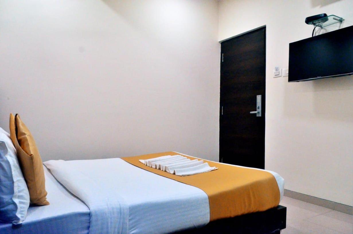 The Best Hotel Мумбаї Екстер'єр фото