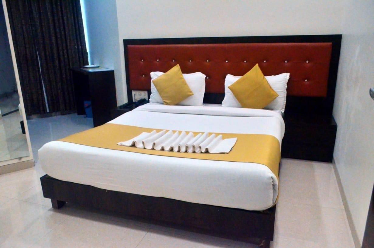 The Best Hotel Мумбаї Екстер'єр фото